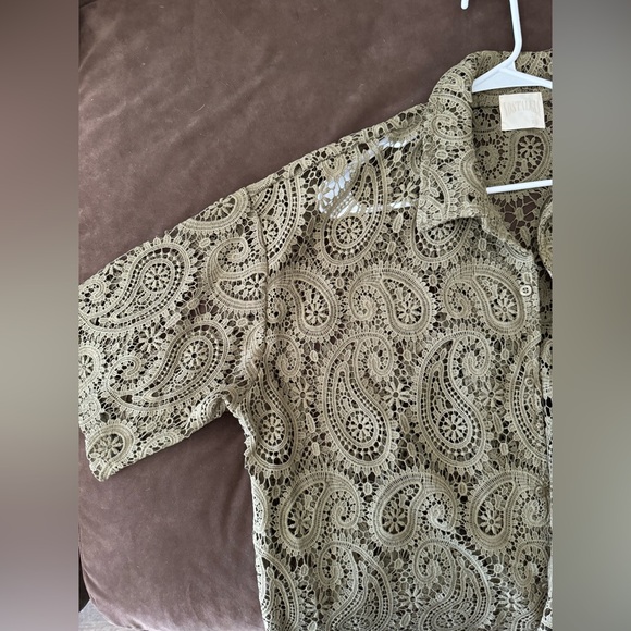 Nostalgia Men’s Paisley Button Up - Picture 2 of 4